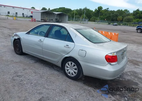 2005 Toyota Camry Std z USA, uszkodzony, nr VIN 4T1BE32K85U974198